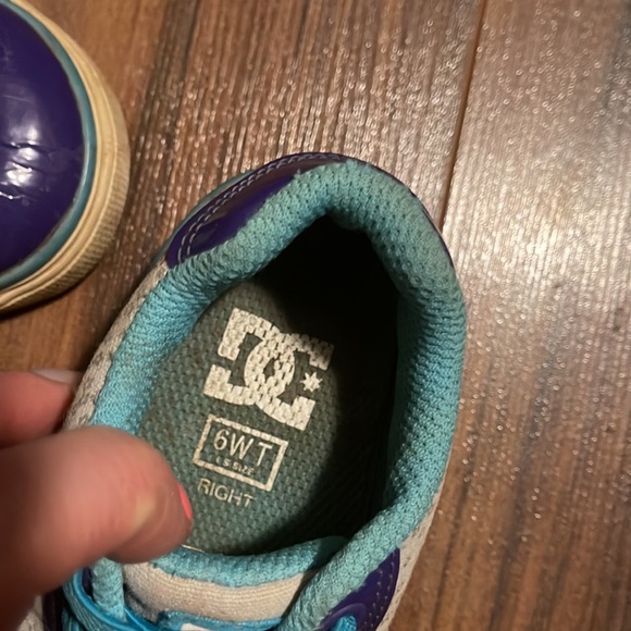 DC toddler size 6W shoes - Picture 3 of 3